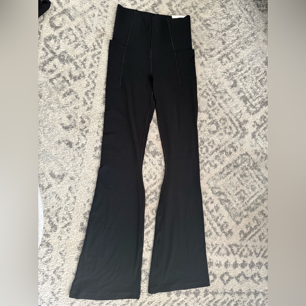 Offline by Aerie High Rise Short XS Black Flared Leggings NWT